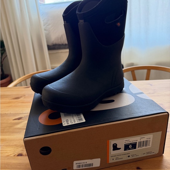 Bogs Shoes - Bogs Neo Classic Mid Black Waterproof Snow Rain Boots - size 6
